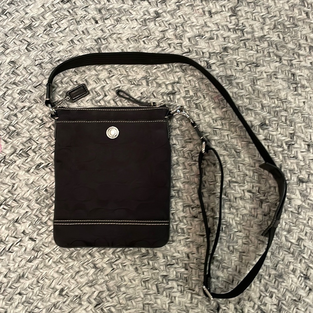 🖤 Amazing 🤩 like new vintage black coach Crossbody bag.